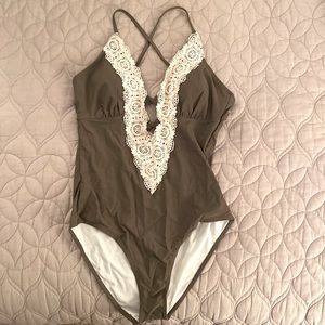 Cupshe green and cream lace full piece swimsuit